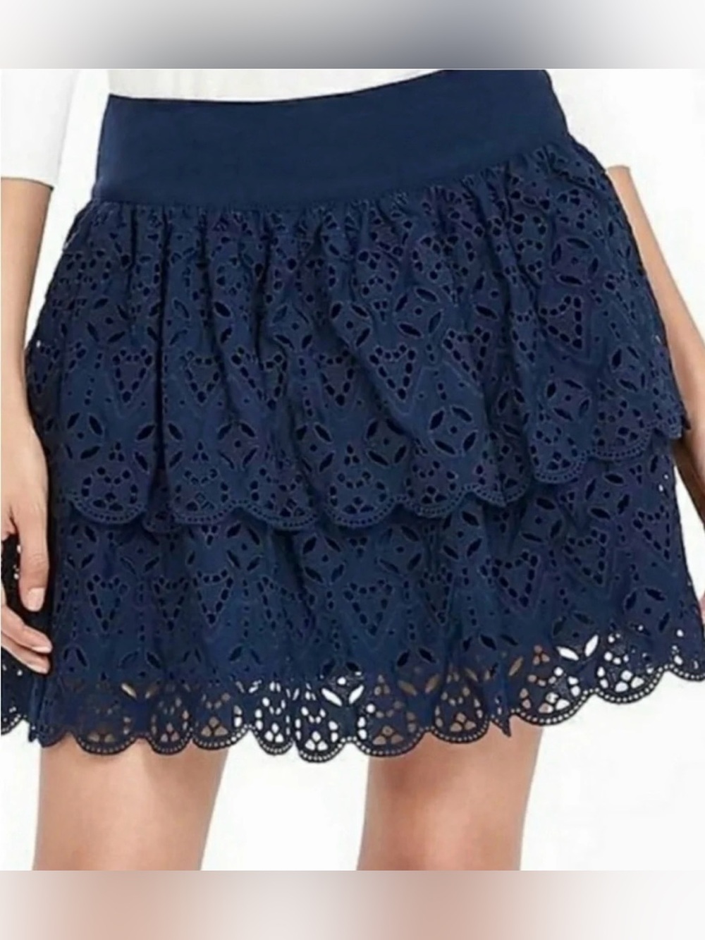NWOT Navy Laser-cut Eyelet Tiered Mini Skirt Sz 0